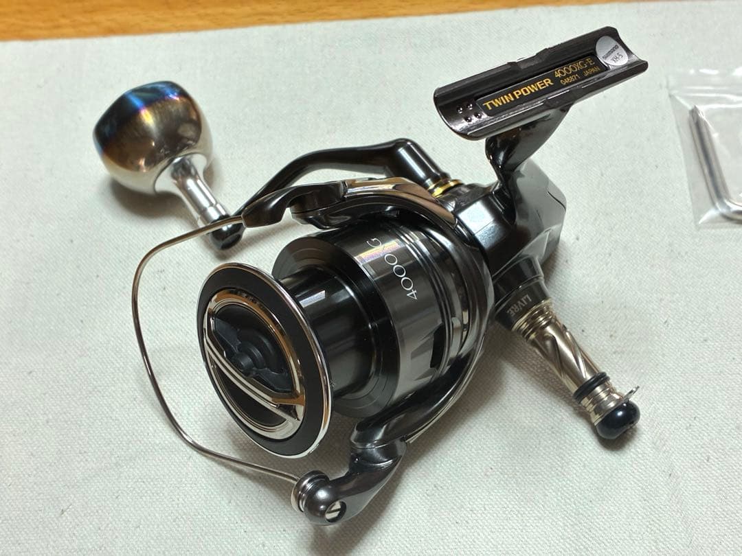 【極美品】シマノ リール 24ツインパワー 4000XG【カスタム品】