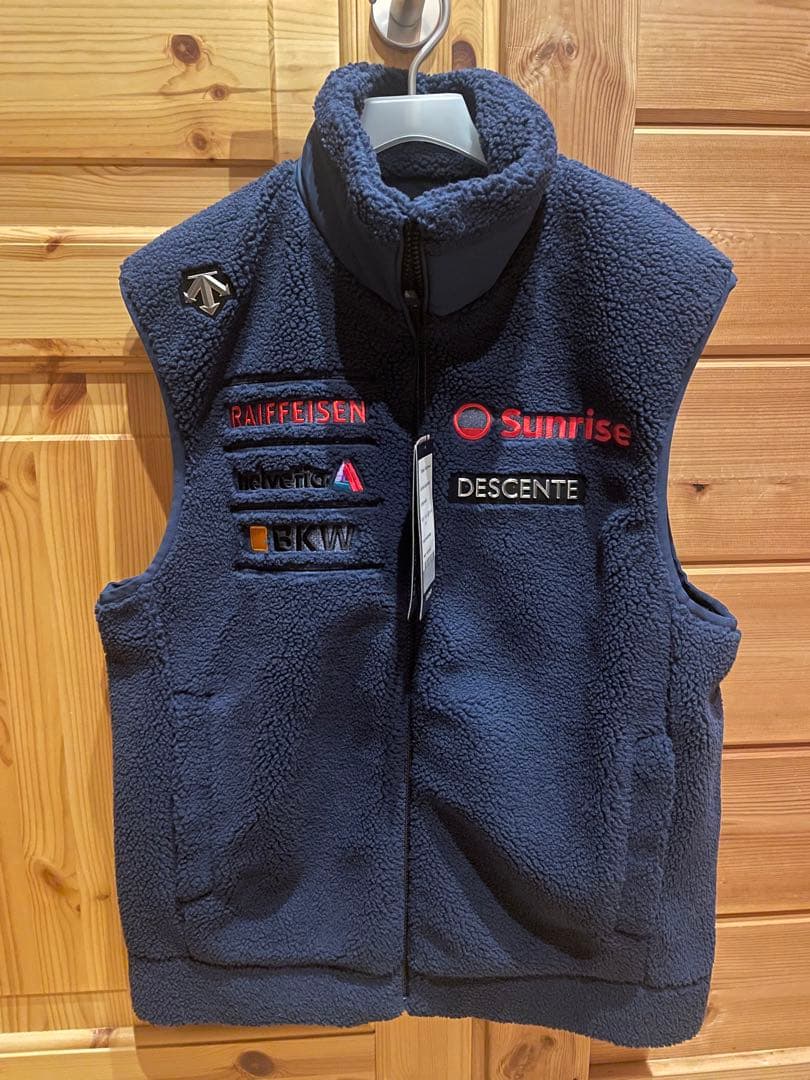 デサント　コリア　フリースベスト　日本未発売　韓国限定