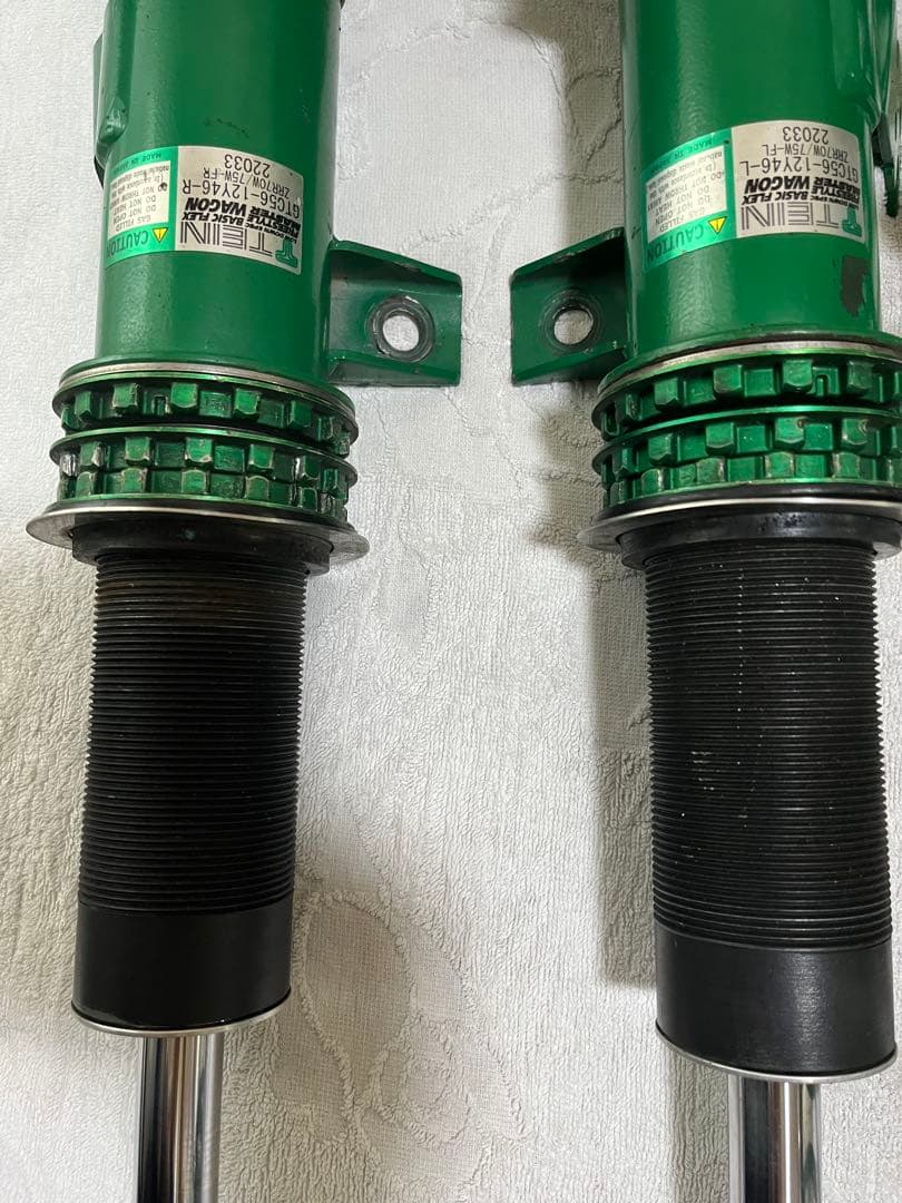 TEIN 全長式 車高調　フロントのみ zrr70w ヴォクシー、ノア