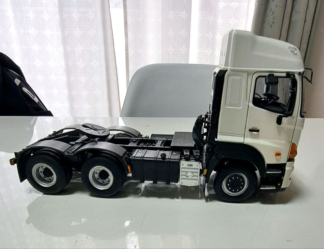 日野HINO 700系列 トラック ミニカー　24分の1スケール