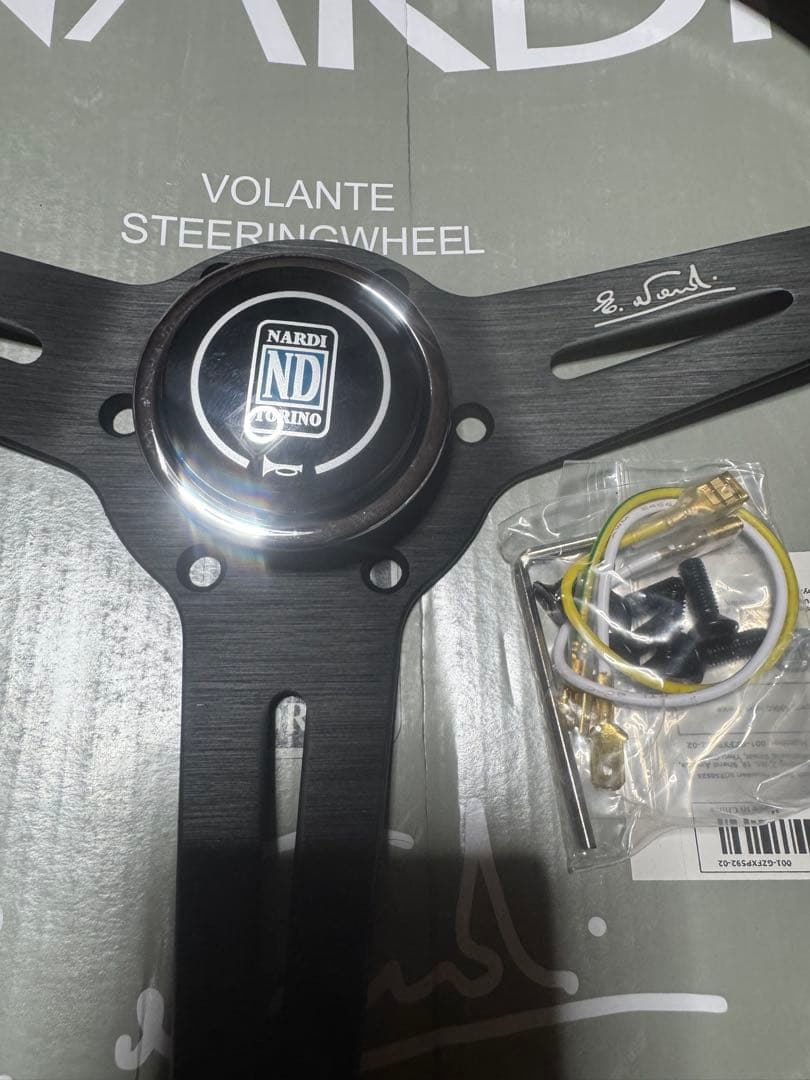 車のハンドル年末超特価❣️