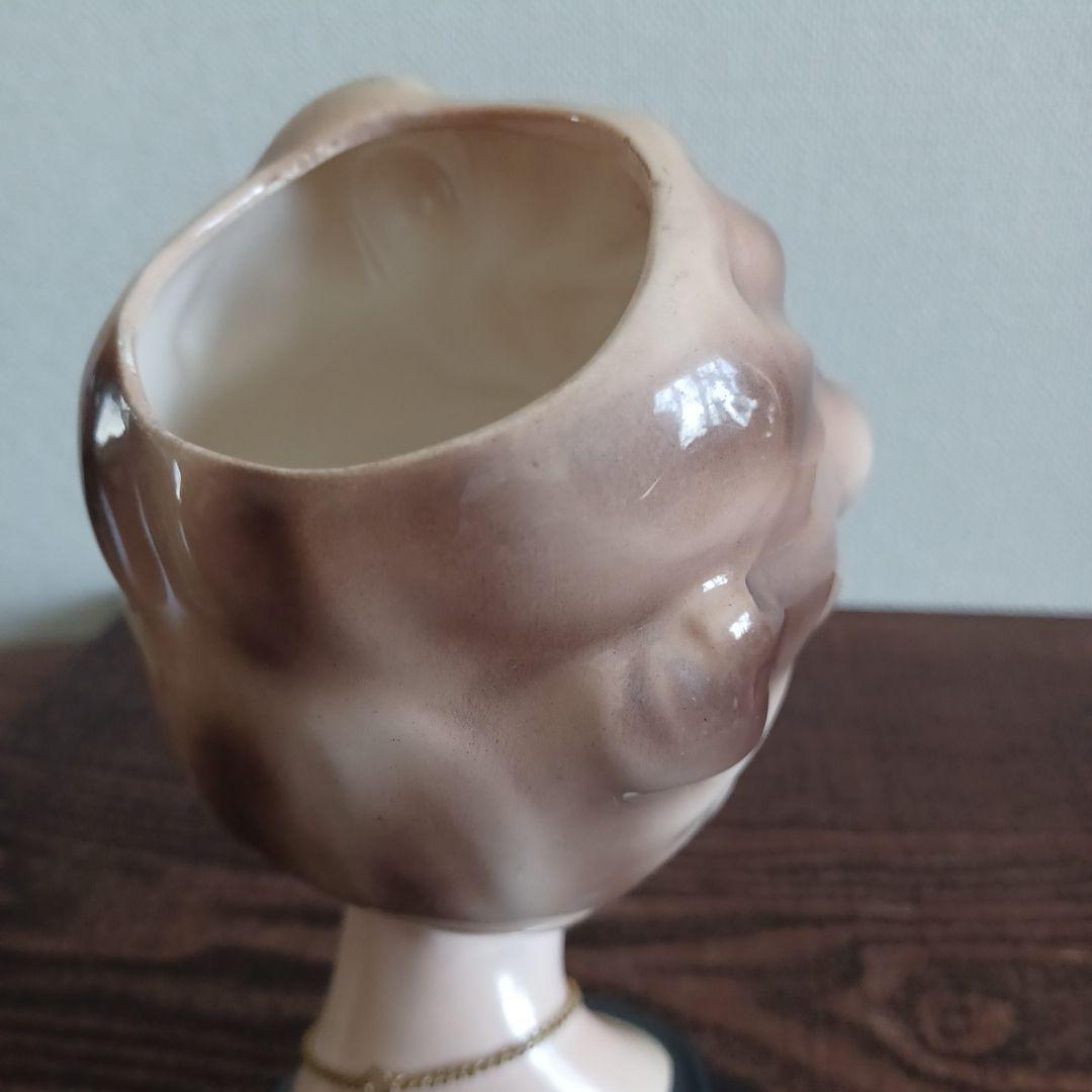 ビンテージ レディヘッドベース 陶器製の置物花瓶　黒のドレスにハートのネックレス