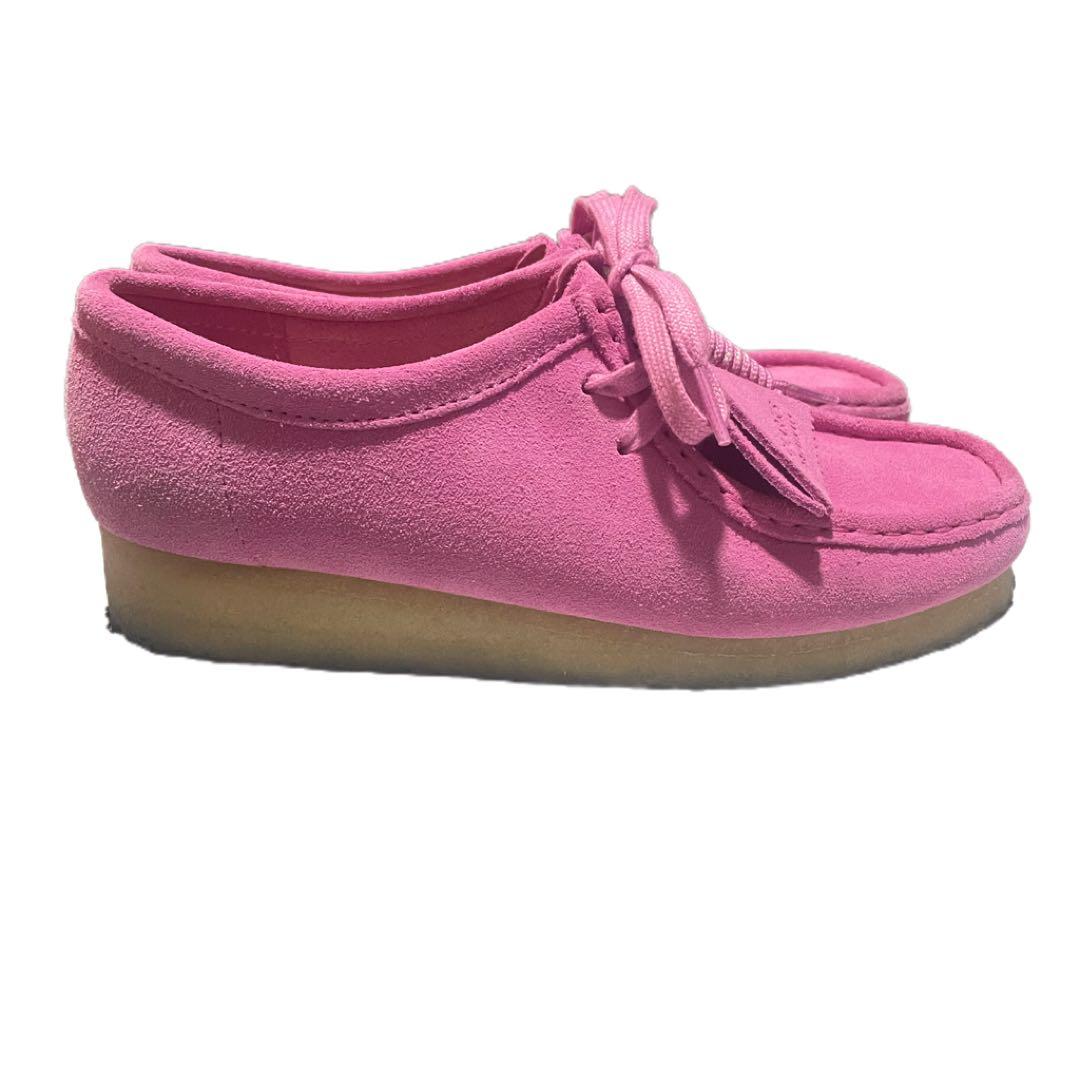クラークス オリジナルズ ピンク スエード モカシン ワラビー レディース