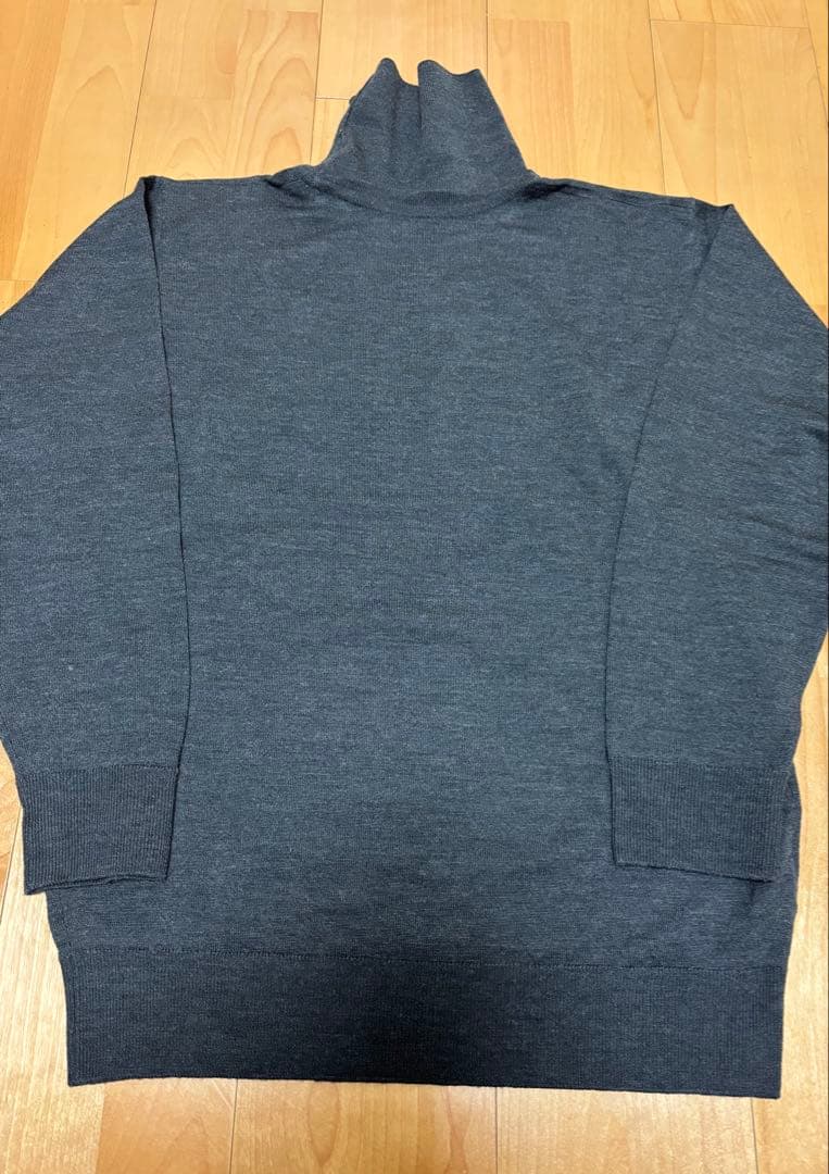 JOHN SMEDLEY チャコールグレー　タートルセーター