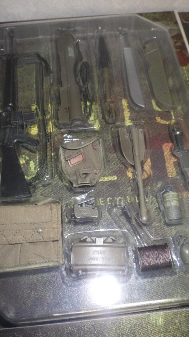 ホットトイズ　HOTTOYS　プラトーン