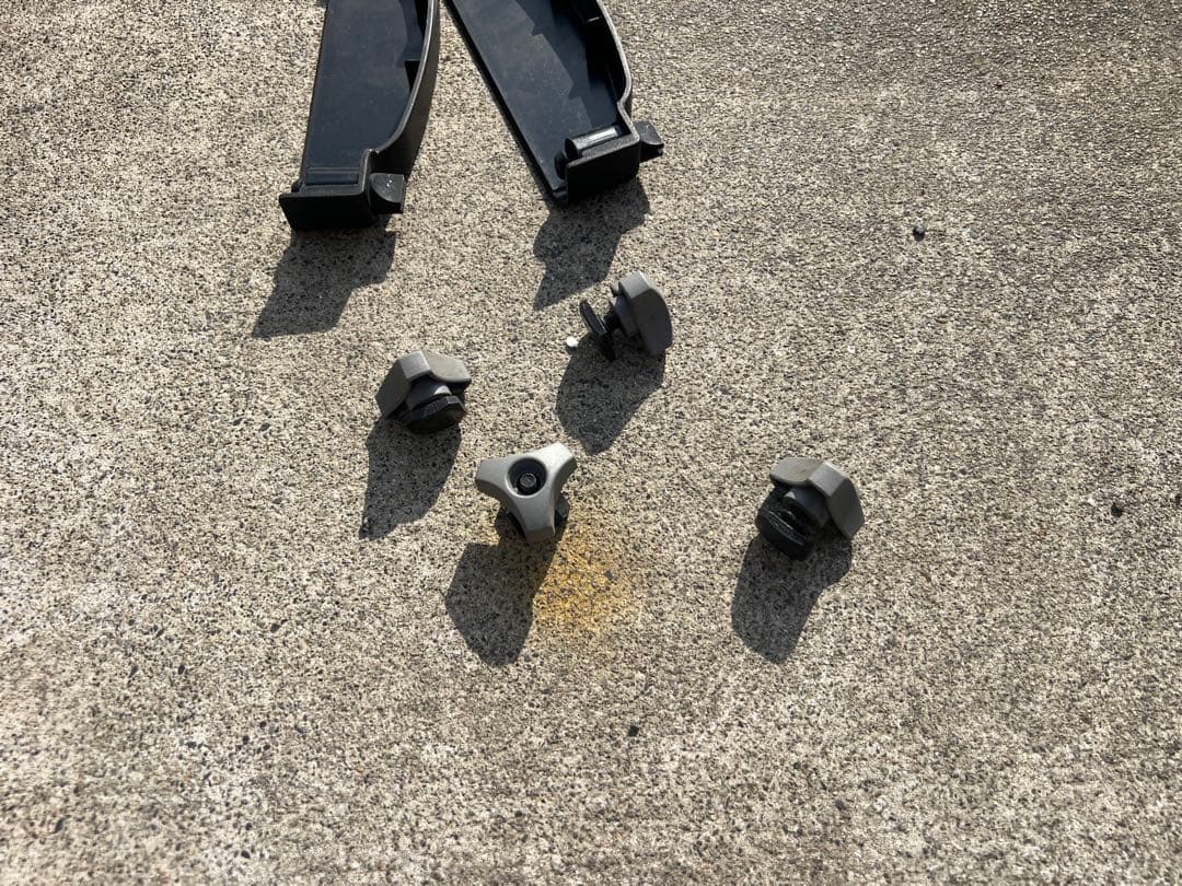 THULEルーフバスケット