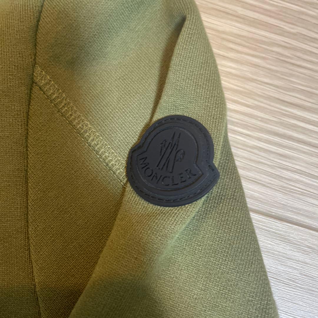 【美品】モンクレール　トレーナースウェット　2023年AWモデル　カーキ