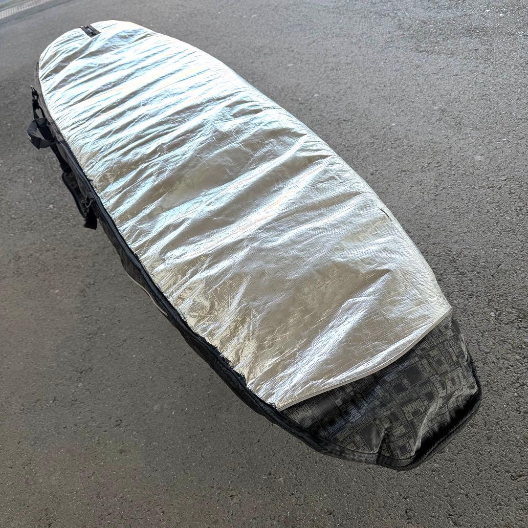 中古美品　DAKINE サーフボード　ケース　ハード　黒　7’7ftまで収納可能