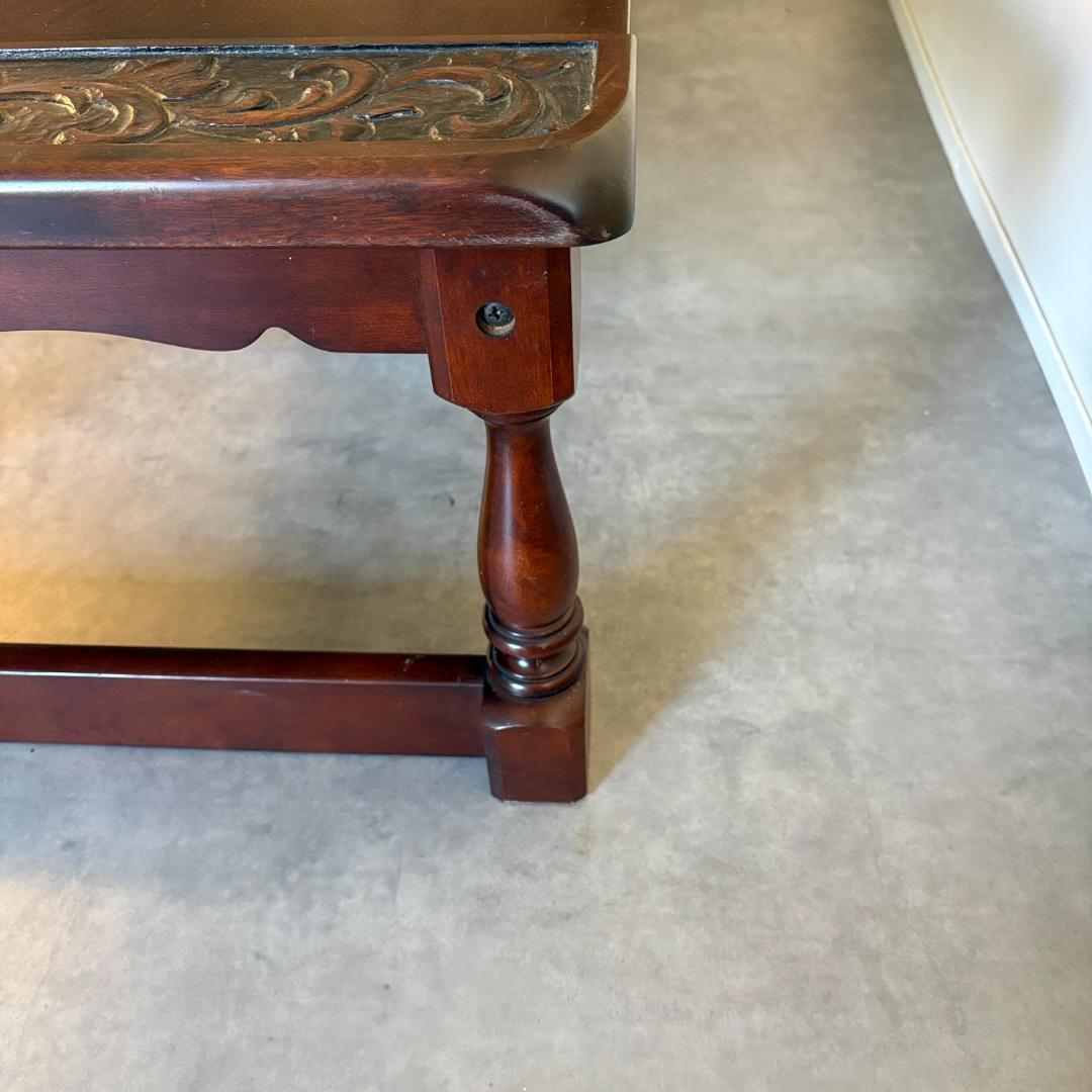 ヴィンテージ 木製センターテーブル 彫刻入り