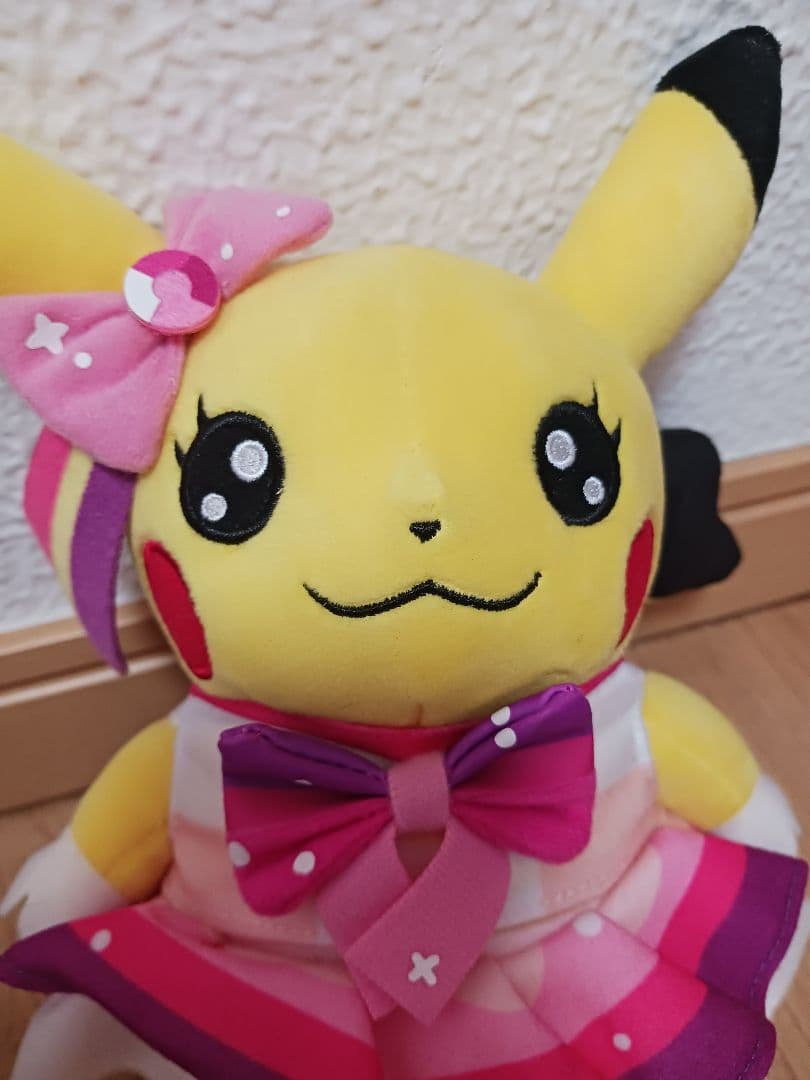 【タグ付き】アイドル　ピカチュウぬいぐるみ