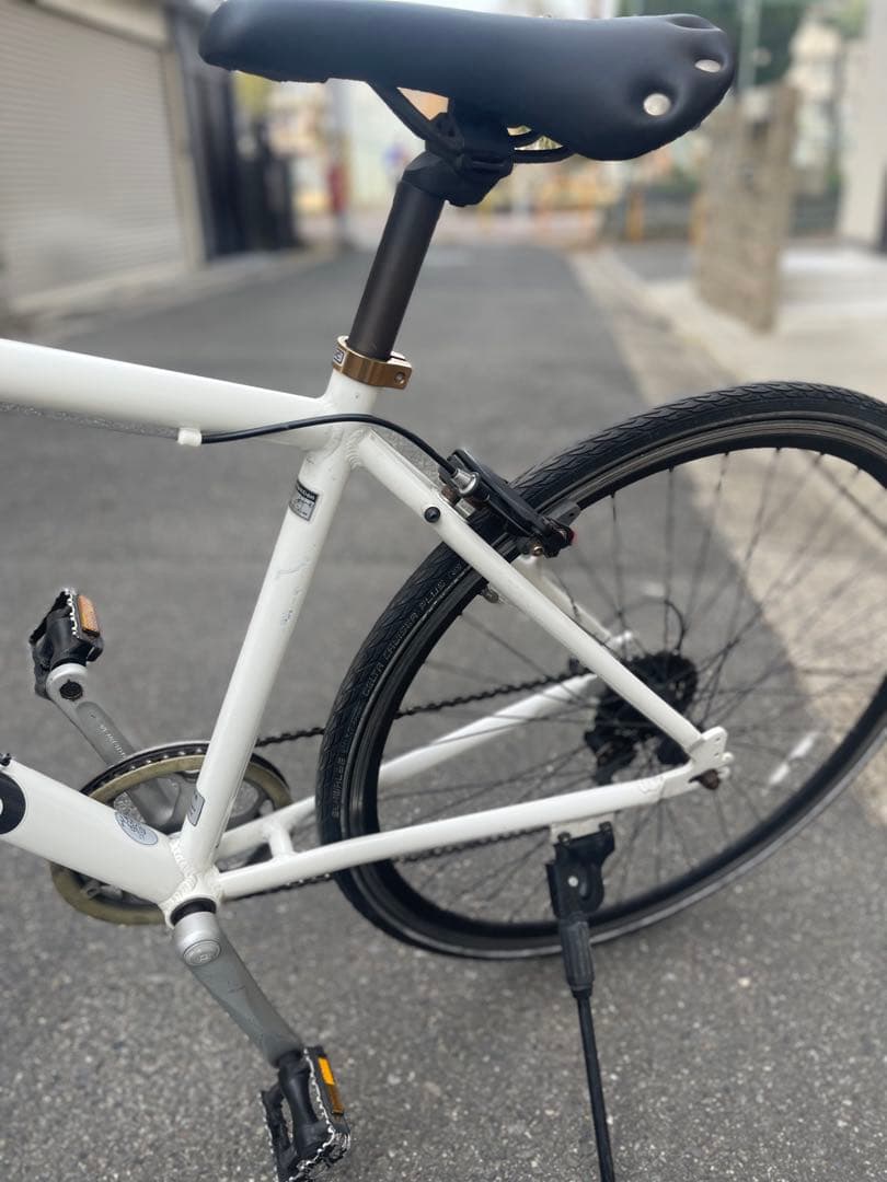 DESTINO クロスバイク ホワイト 700C オートライト