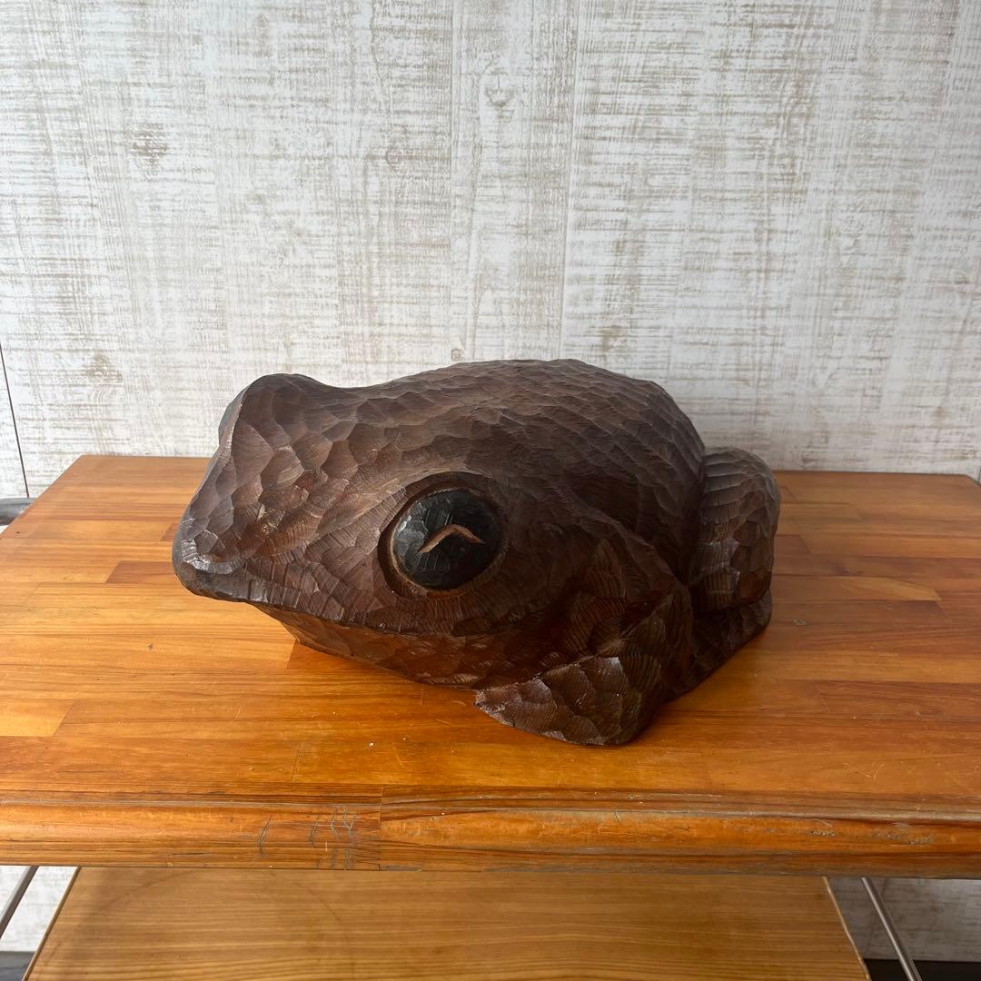 【アンティーク】杉？ 木彫りのカエル 置物 蛙 縁起物 オブジェ 飾り物