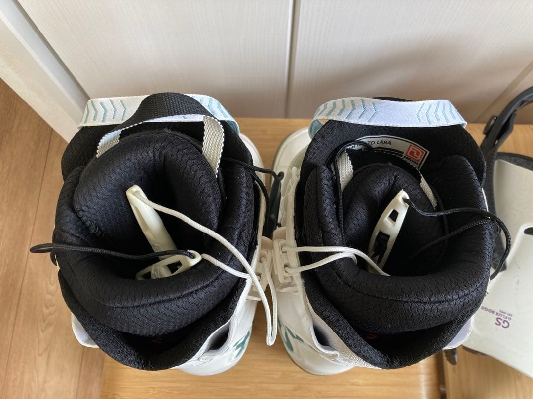 23cmDEELUXEスノーボードブーツ