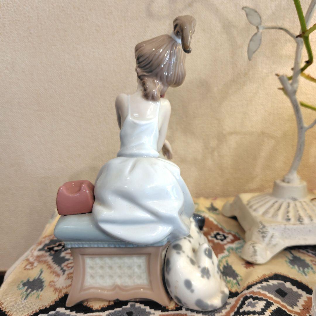 Lladro 電話をかける少女像 S466