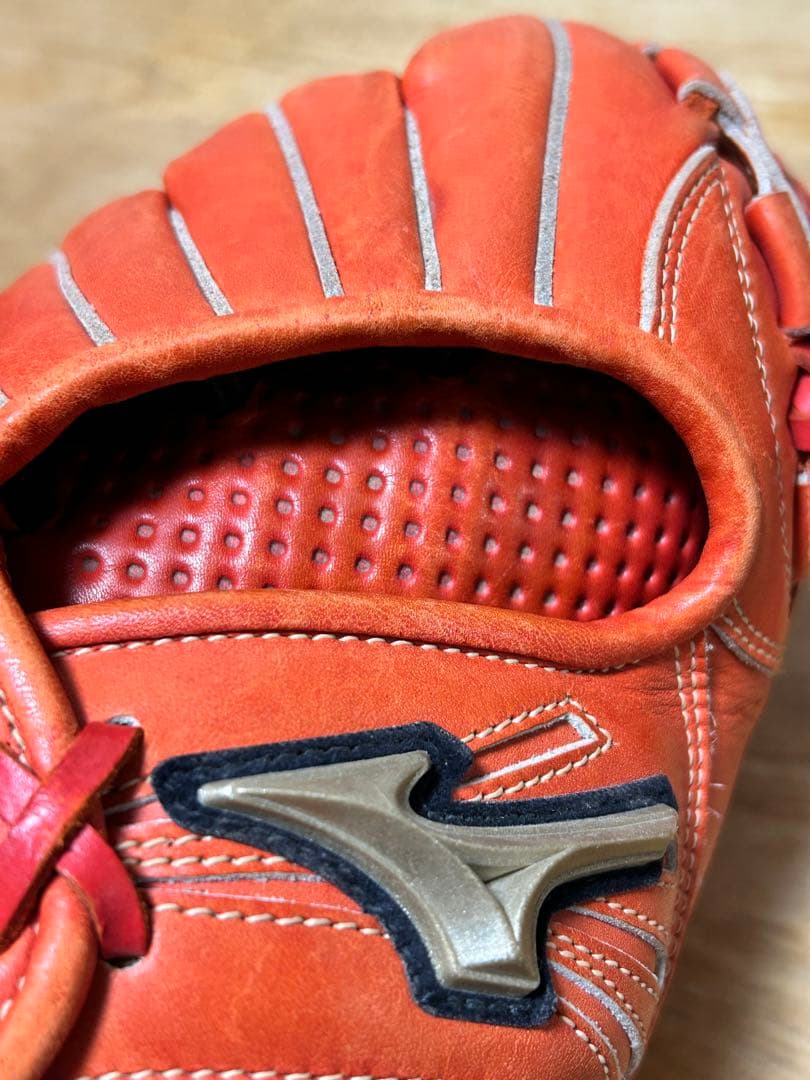 Mizuno Global Elite オレンジグローブ