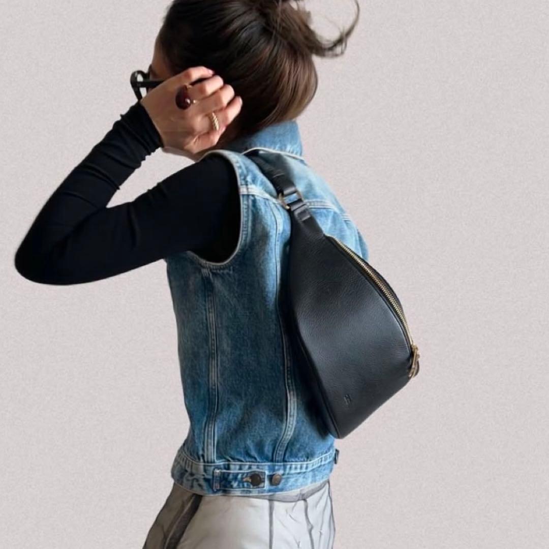 ch!iiibag シュリンクウエストバッグ　黒　ブラック　chiiiibag