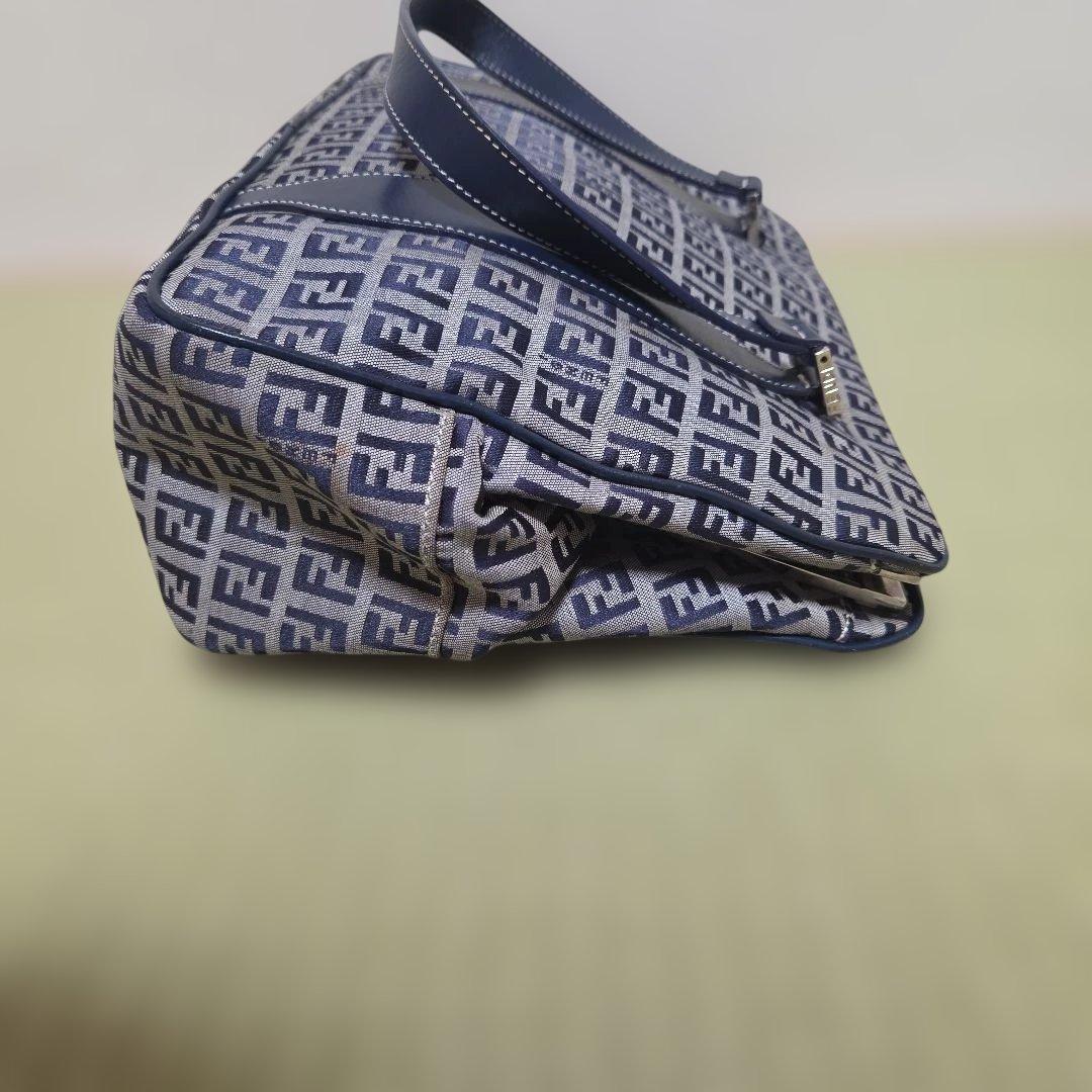 FENDI ズッキーニ ネイビー がま口　 ハンドバッグ マンマバケット