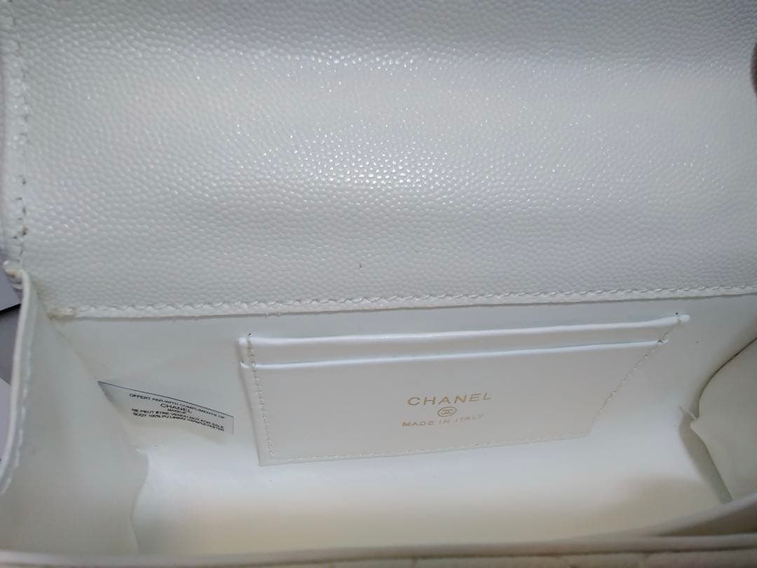 CHANEL〈シャネル〉ノベルティ　ホワイトショルダーバッグ　ホワイトシャドー