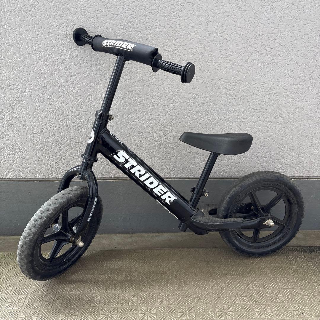 【箱説明書スタンド付】STRIDER 黒　12Sport ストライダー