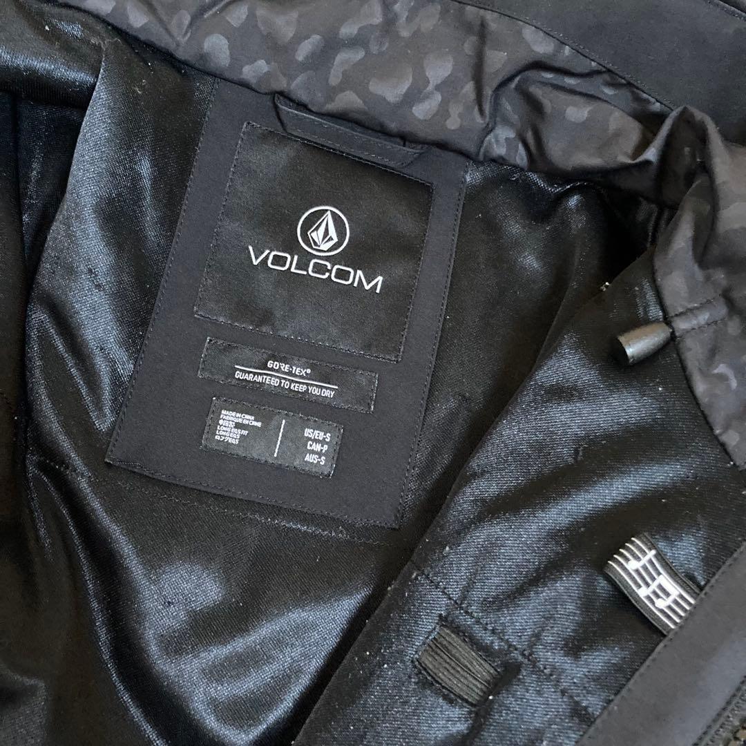 機能性抜群VOLCOM GORE-TEX スノーボードジャケット　レディースS