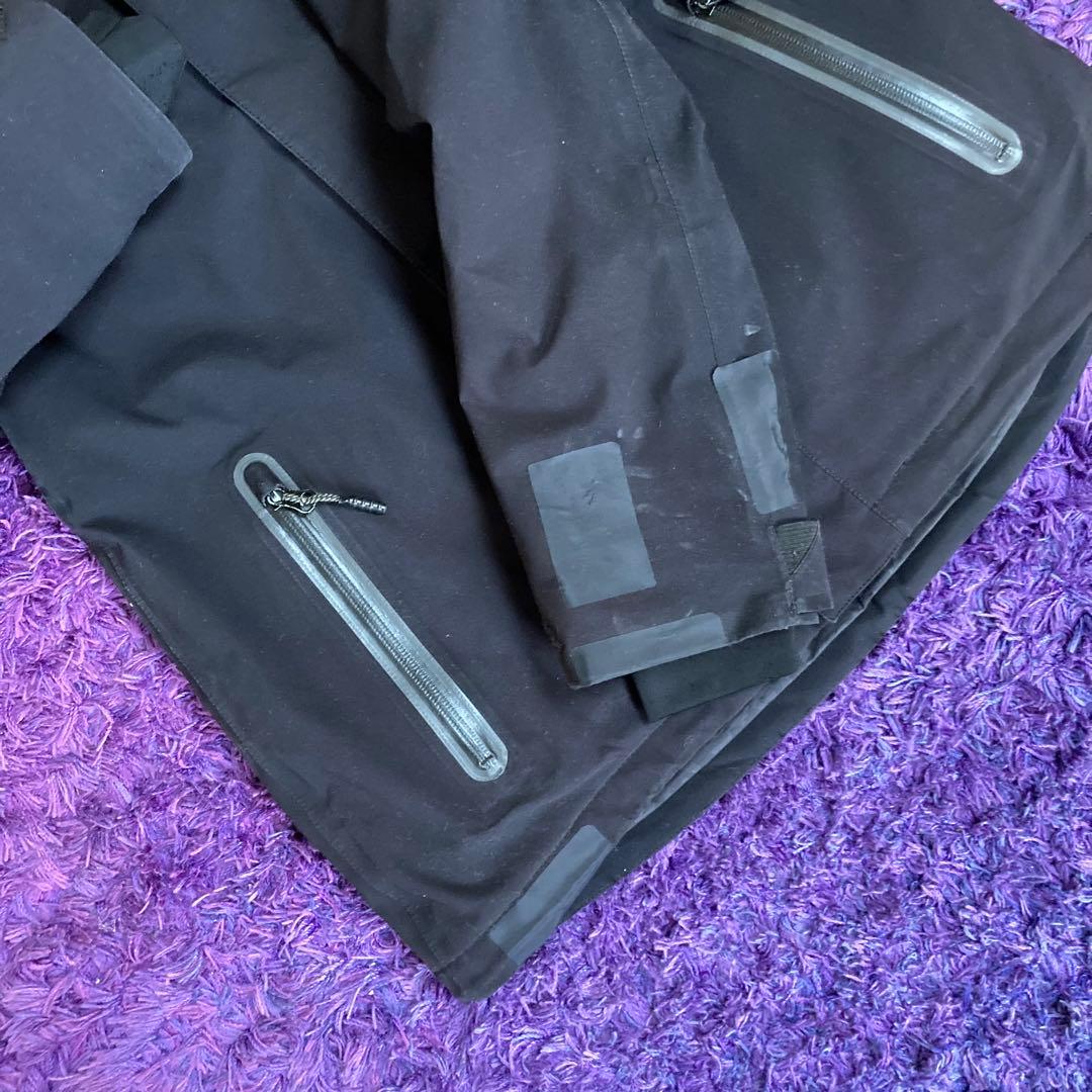 機能性抜群VOLCOM GORE-TEX スノーボードジャケット　レディースS