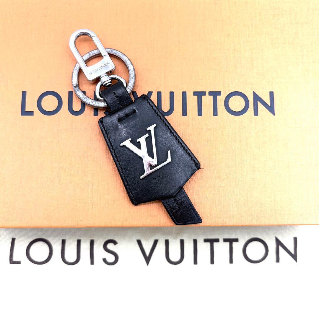 VUITTON　クラッシュクレ　黒　キーリング　本革　シルバー金具　ポルトクレ