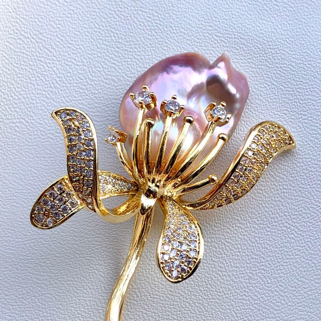 リカちゃんバロックパール　メタリックピンク26㍉お花ブローチBEN692