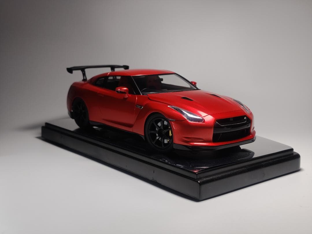 1/24 日産 R35 GTR プラモデル 完成品