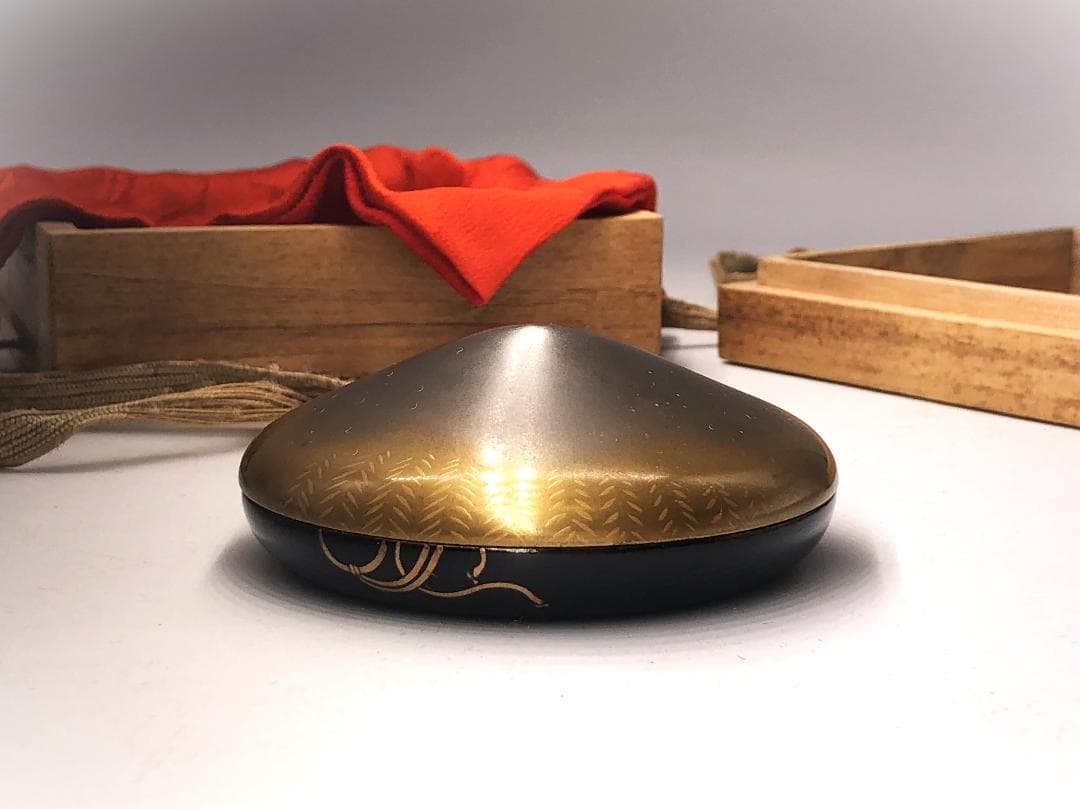 【 本漆塗 陣笠香合/合子 】　時代品　桐箱付き