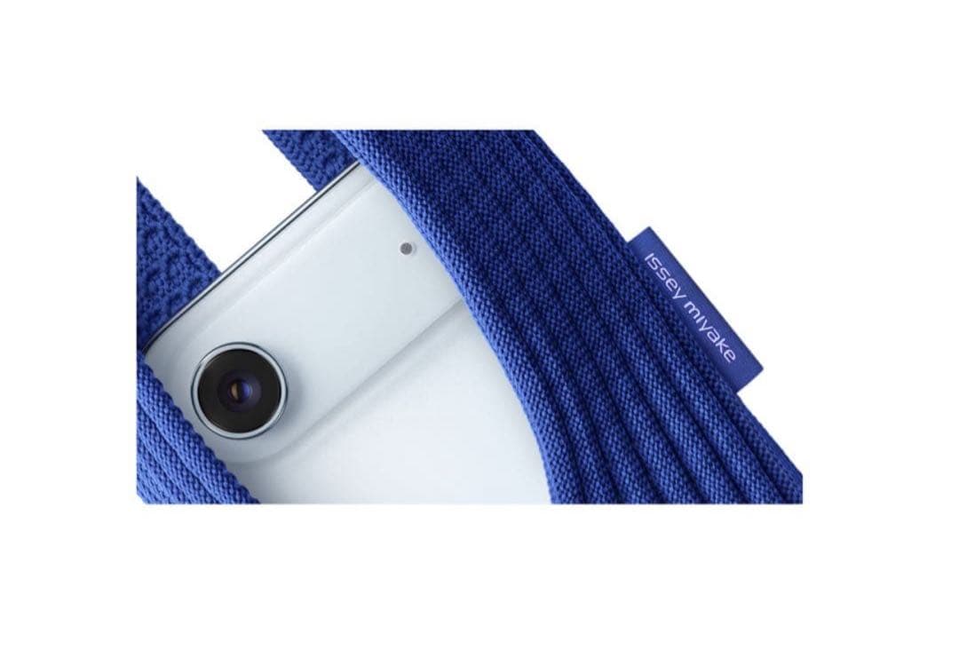 Apple iPhone Pocket ISSEY MIYAKE ロング 青