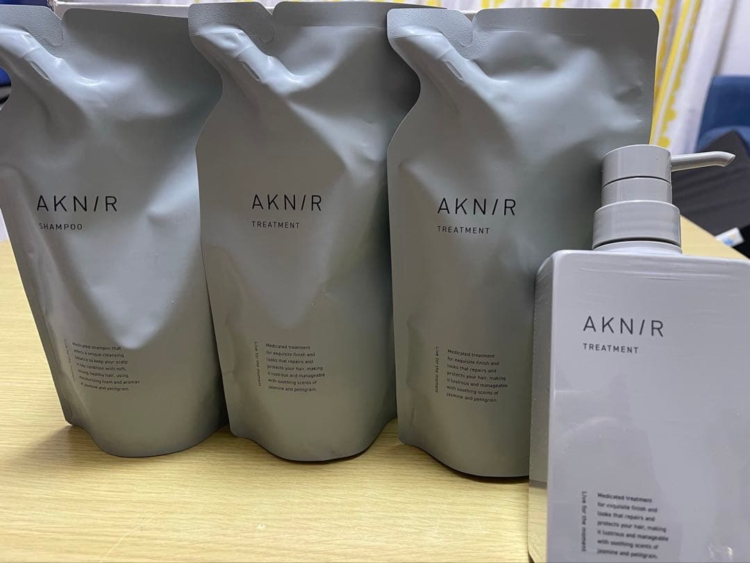 AKNIR シャンプー詰替×1とトリートメントボトル×1、詰替×2