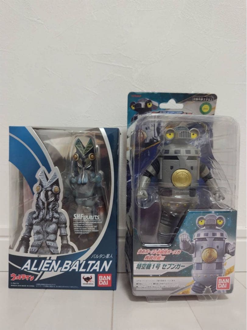 SHフィギュアーツ バルタン星人、特空機1号セブンガー フィギュアセット