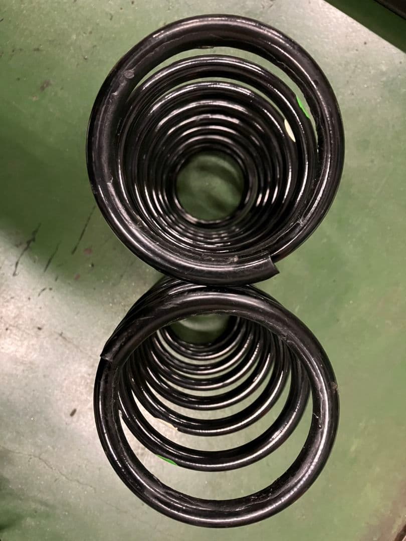 ジムニーシエラ　ショックアブソーバーとスプリングセット純正