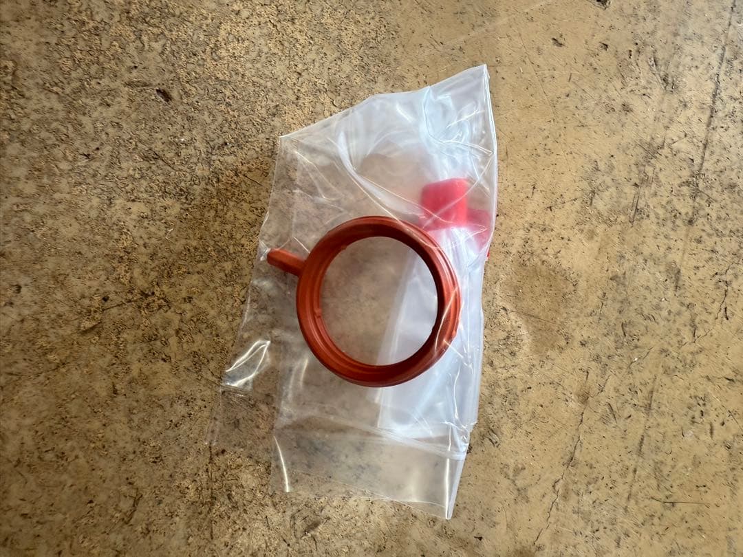 30プリウス EGRバルブ　ガスケット付き トヨタ純正　新品未使用