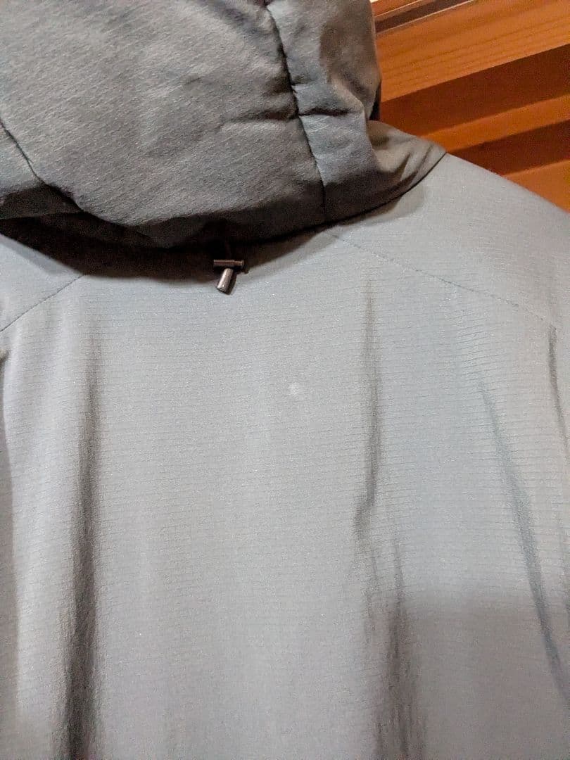 ARC'TERYX　アトムARフーディ