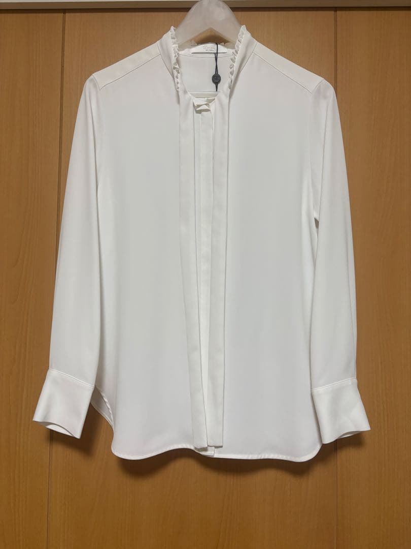 ベイジブラウス2