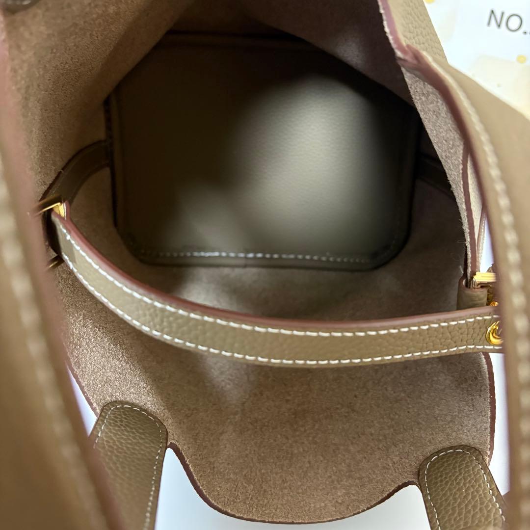 未使用品☆本革キューブバッグ グレージュ インナーバッグ付き　南京錠