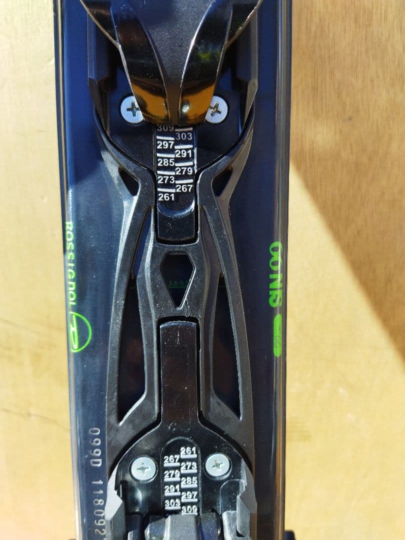 xt23　ROSSIGNOL　ロシニョール　SIN99 ショートスキー　黒