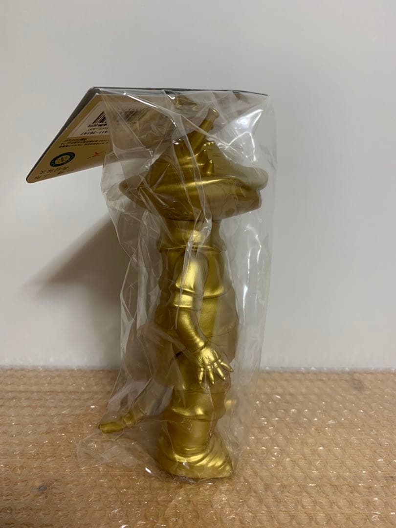 ブルマァク BULLMARK カネゴン　ゴールド　ソフビ