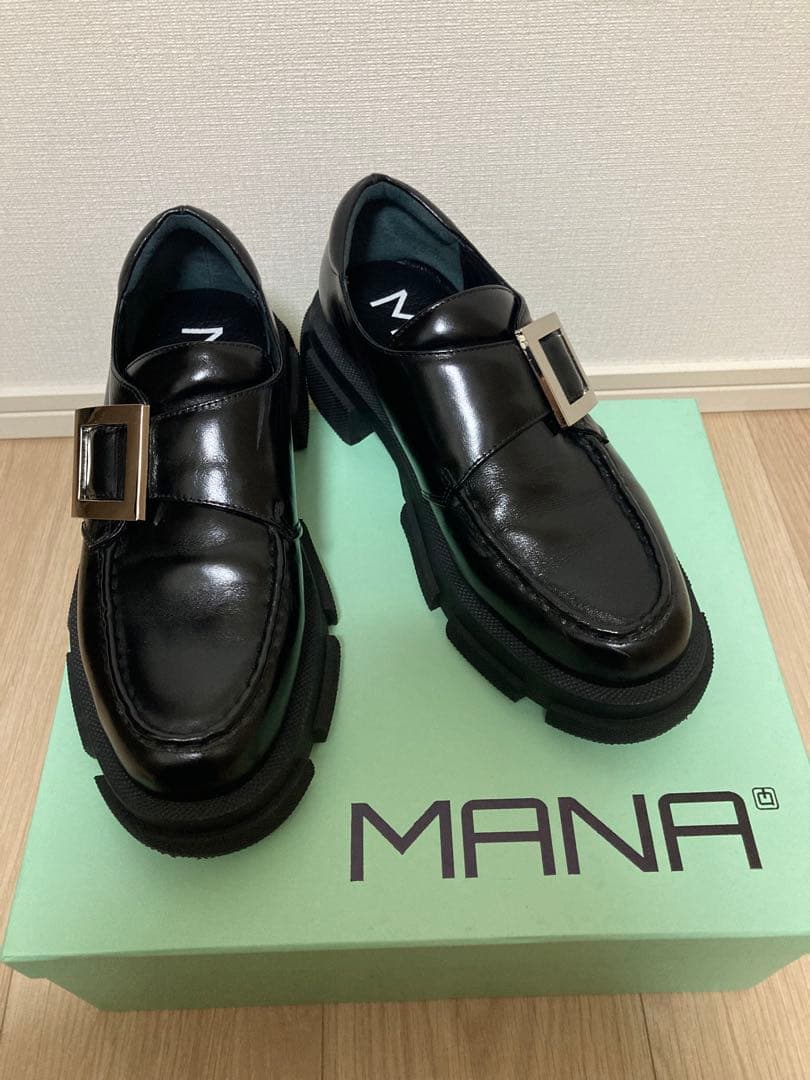 ねえさん　美品 MANA ビッグベルト・ボリュームソールシューズ