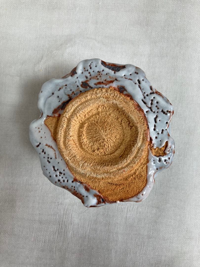 木戸貞昭／鼠志野茶碗／B37