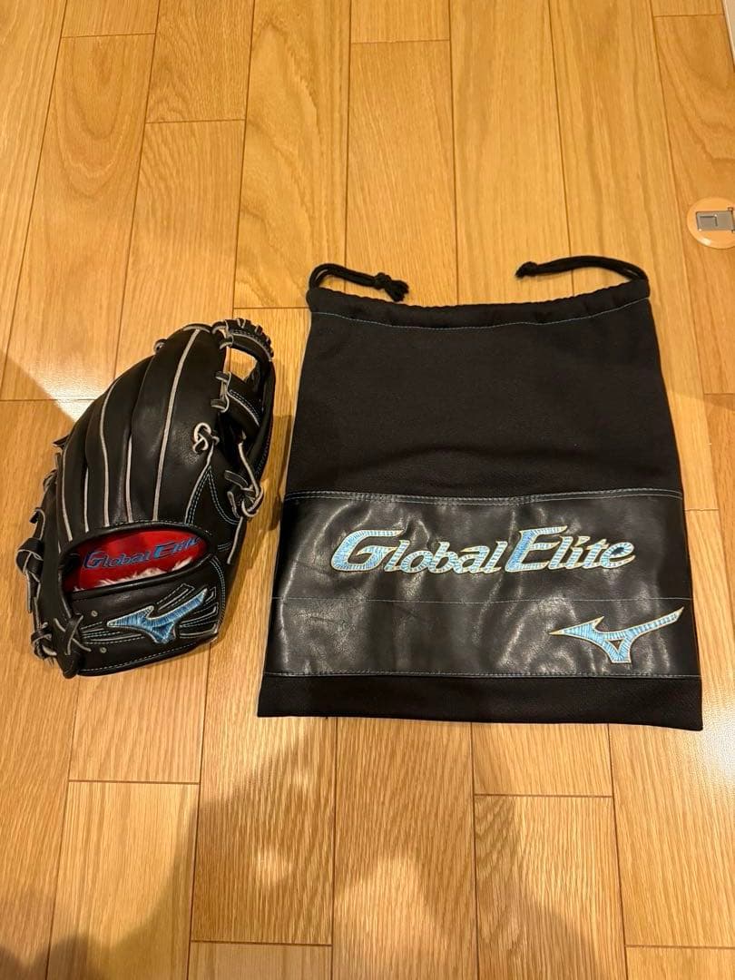ミズノ　グローバルエリート軟式グローブ2つ、アシックスシューズ