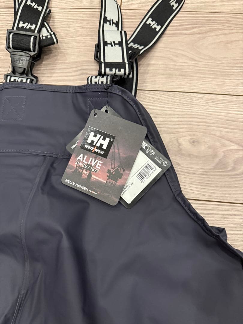 新品未使　ヘリーハンセン　ビブパンツ　Helly Hansen 並行輸入品