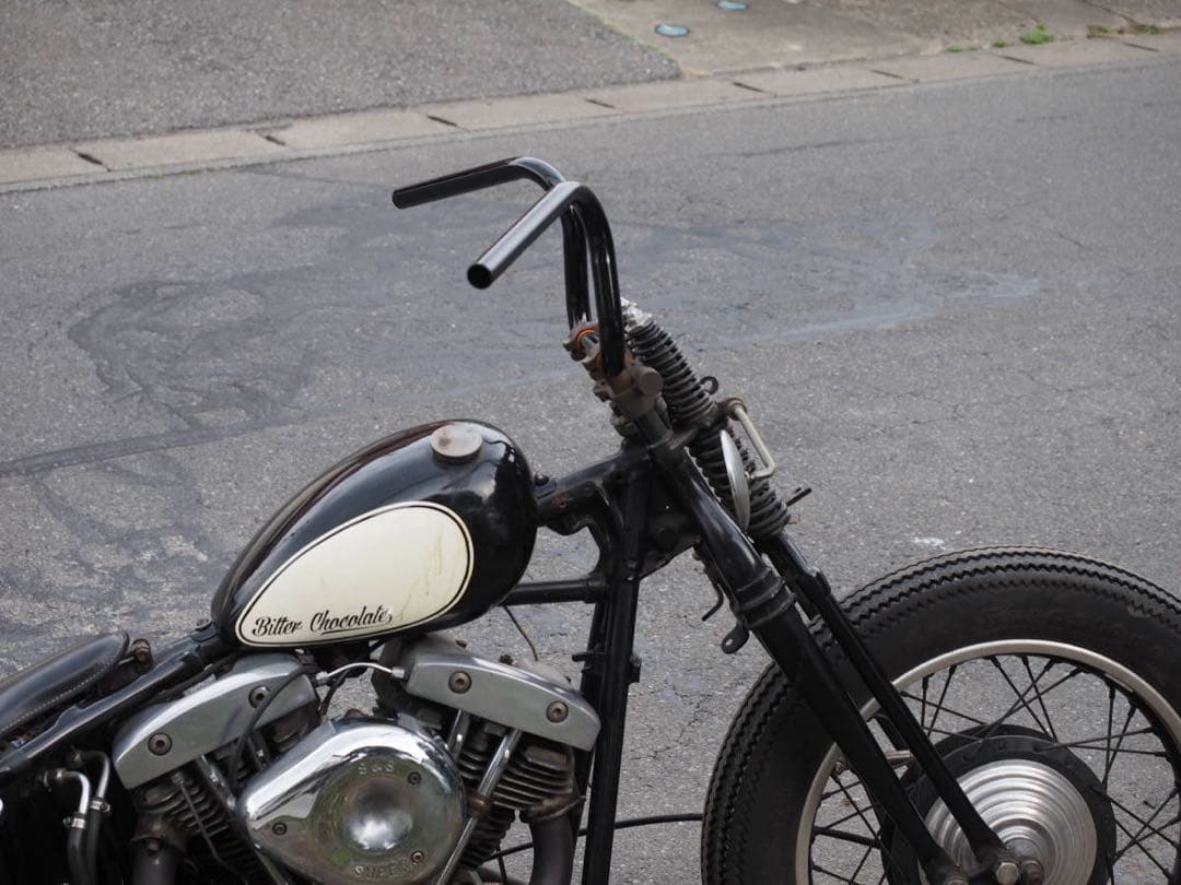 ナローアップライズハンドルバー　黒 配線凹みあり　1インチ　ハーレー　チョッパー