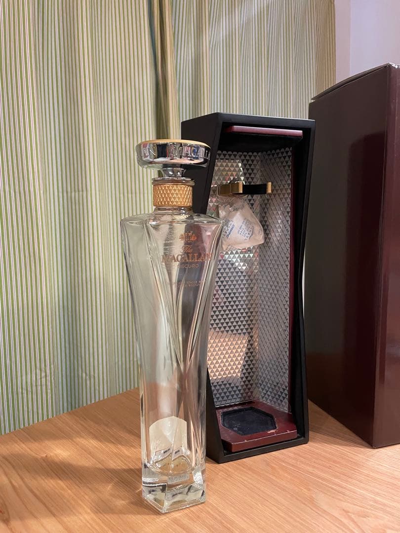 MACALLAN Oscuro マッカラン　オスクーロ　空瓶　箱付き