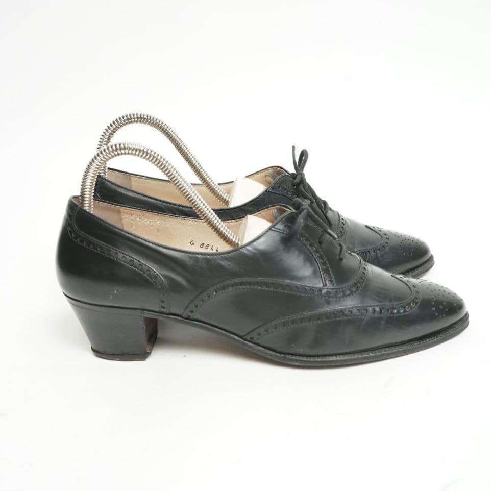 タニノクリスチー ローファー パンプス ヒール メダリオン 6 1/2 23.5