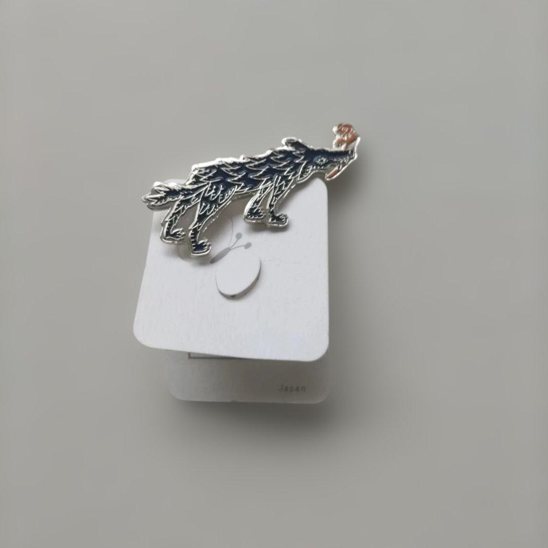 新品　mina perhonen wolf&flower ブローチ