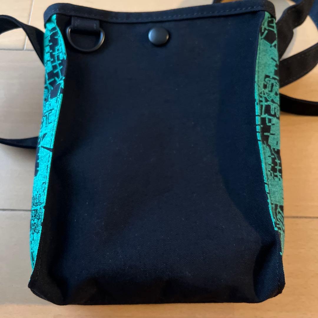 Trash breeds trash ポーチ green