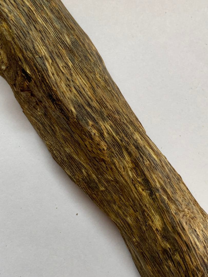 極上緑油伽羅 沈香原木 香木 重さ:131.8g (高ランク本物証明)