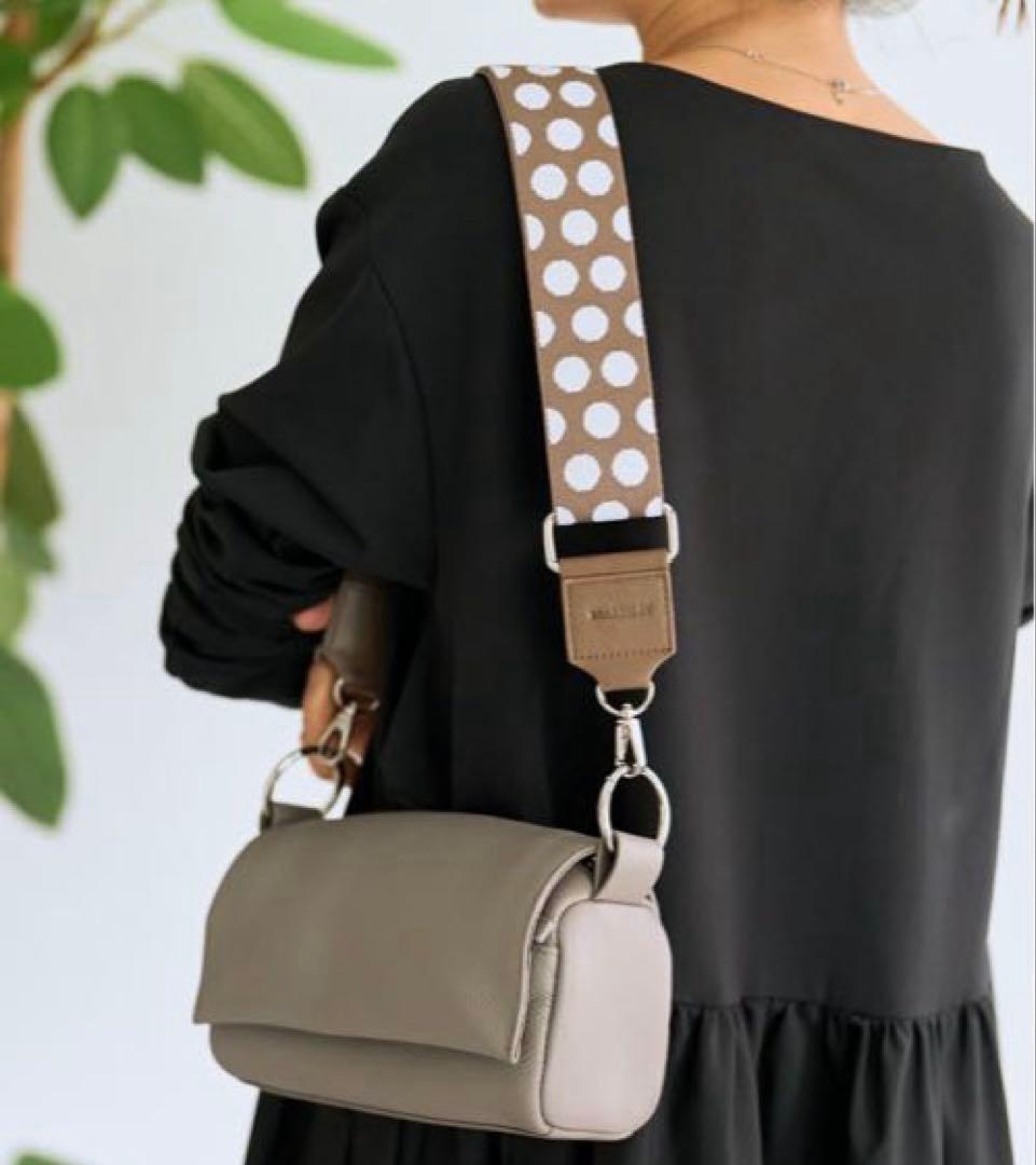 新品　BEARDSLEY ショルダーベルト　グレイッシュベージュ　ドット柄